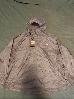 Nike ACG Lightweight Hooded Windbreaker Jacket